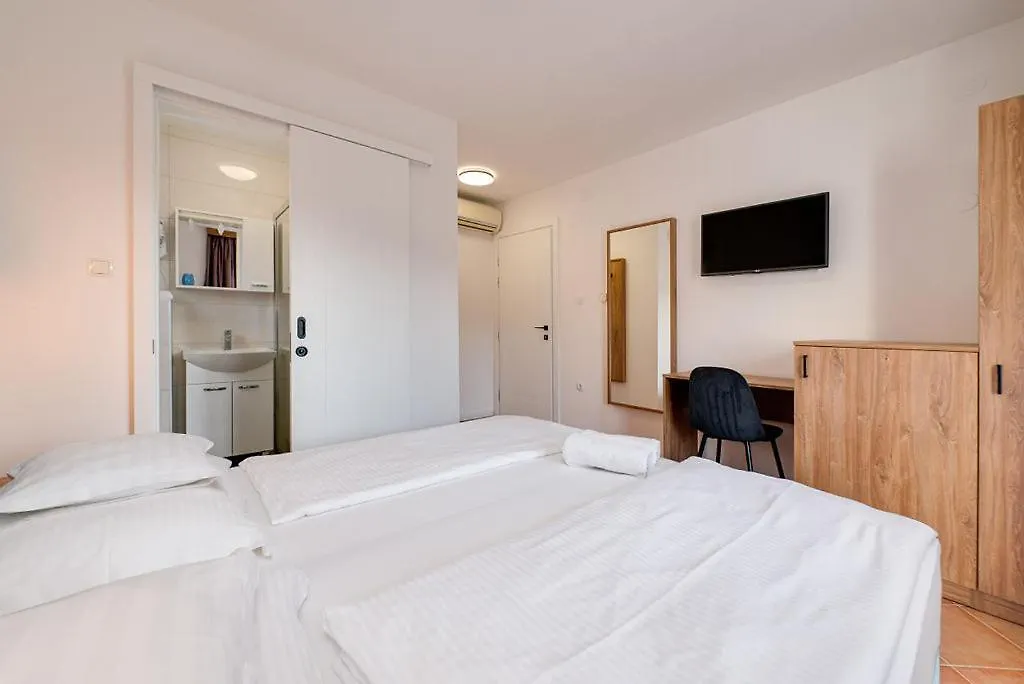 Bed & Breakfast Dosen III Baska  Croatia
