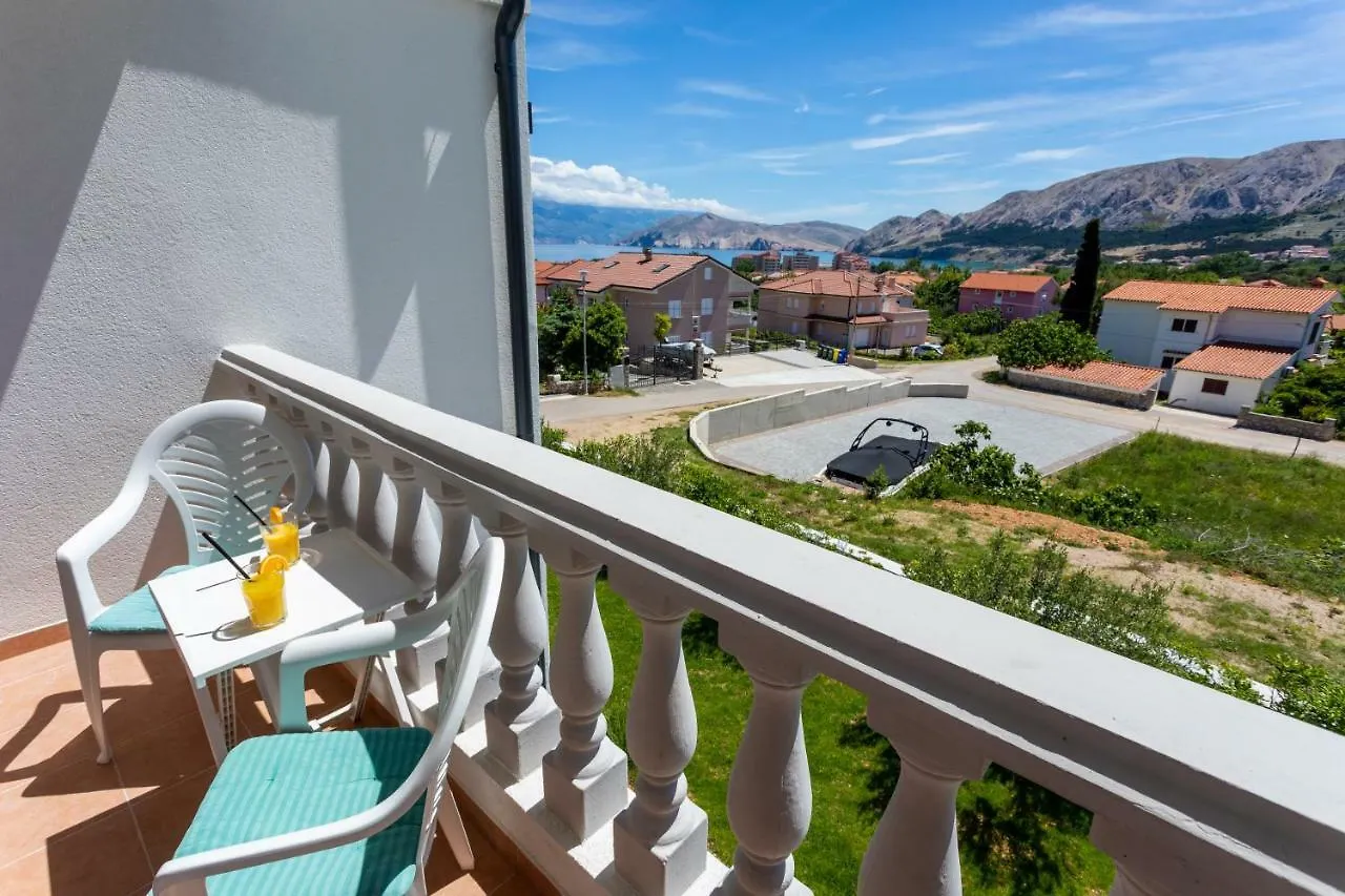 Bed & Breakfast Dosen III Baska